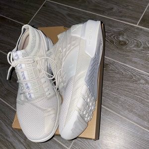 Womens Under armour project rock 2 tenis size 9